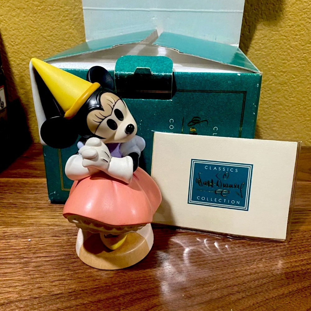 WDCC Disney's Brave Little Tailor, Princess Minnie Mouse, Figurine in Box w/COA